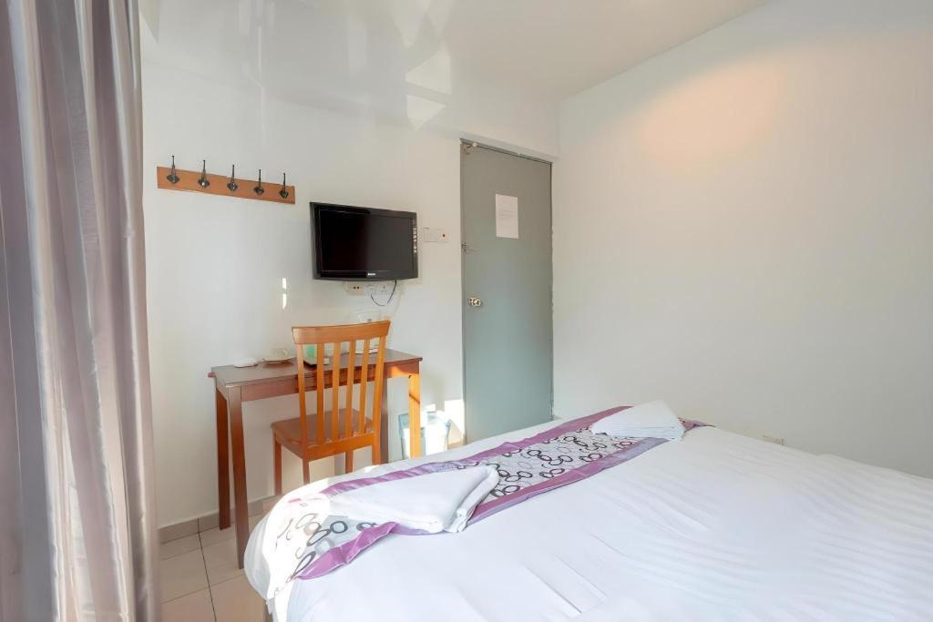 Oyo 89874 Gs Golden Star Hotel سيري كيمبانغان المظهر الخارجي الصورة