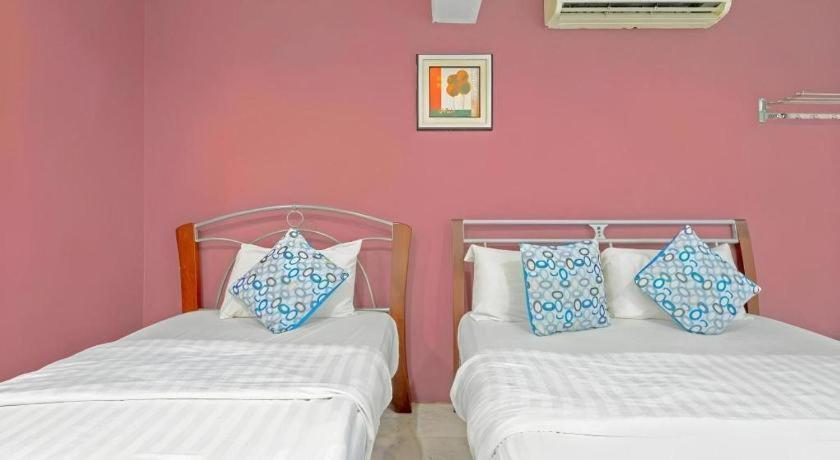 Oyo 89874 Gs Golden Star Hotel سيري كيمبانغان المظهر الخارجي الصورة