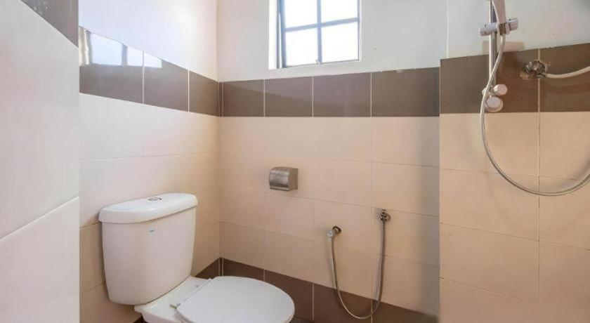 Oyo 89874 Gs Golden Star Hotel سيري كيمبانغان المظهر الخارجي الصورة